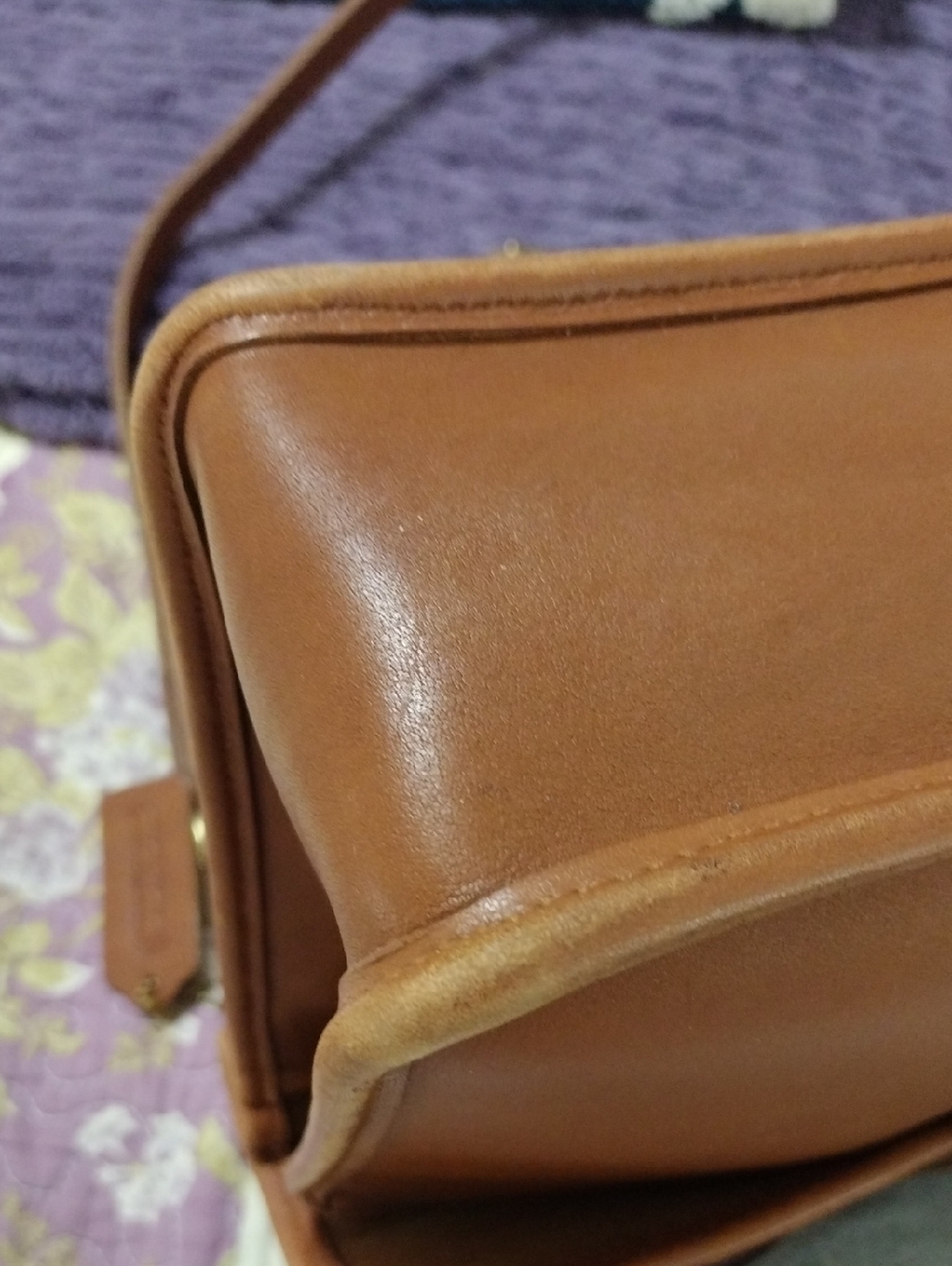 Coach Willis Bag Leather Turn-Lock Crossbody in British Tan Leather - Picture 13 of 16
